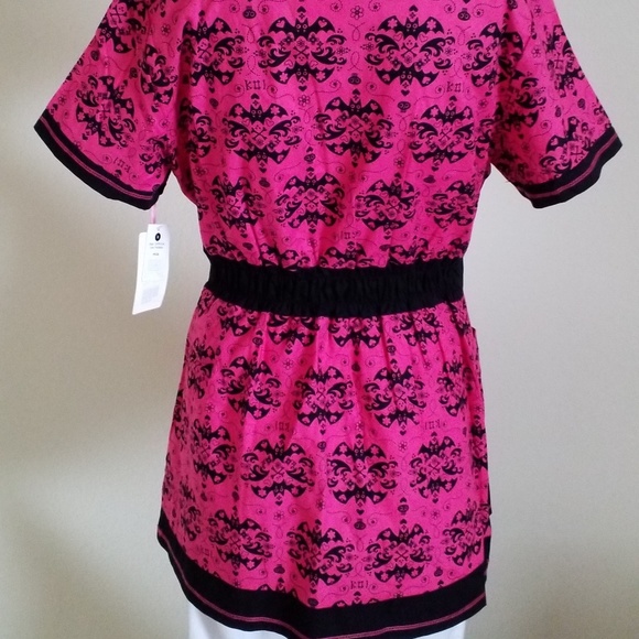 Koi Rylee Full Moon Print Scrub Top Size Small - Picture 5 of 6